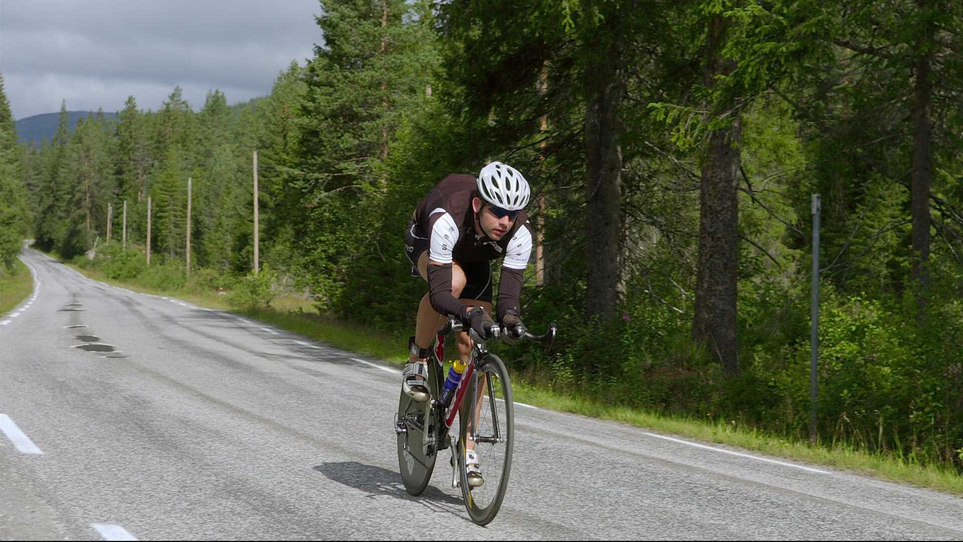 京多安一锤定音，加拿大险胜几内亚，战术纪律成胜负关键