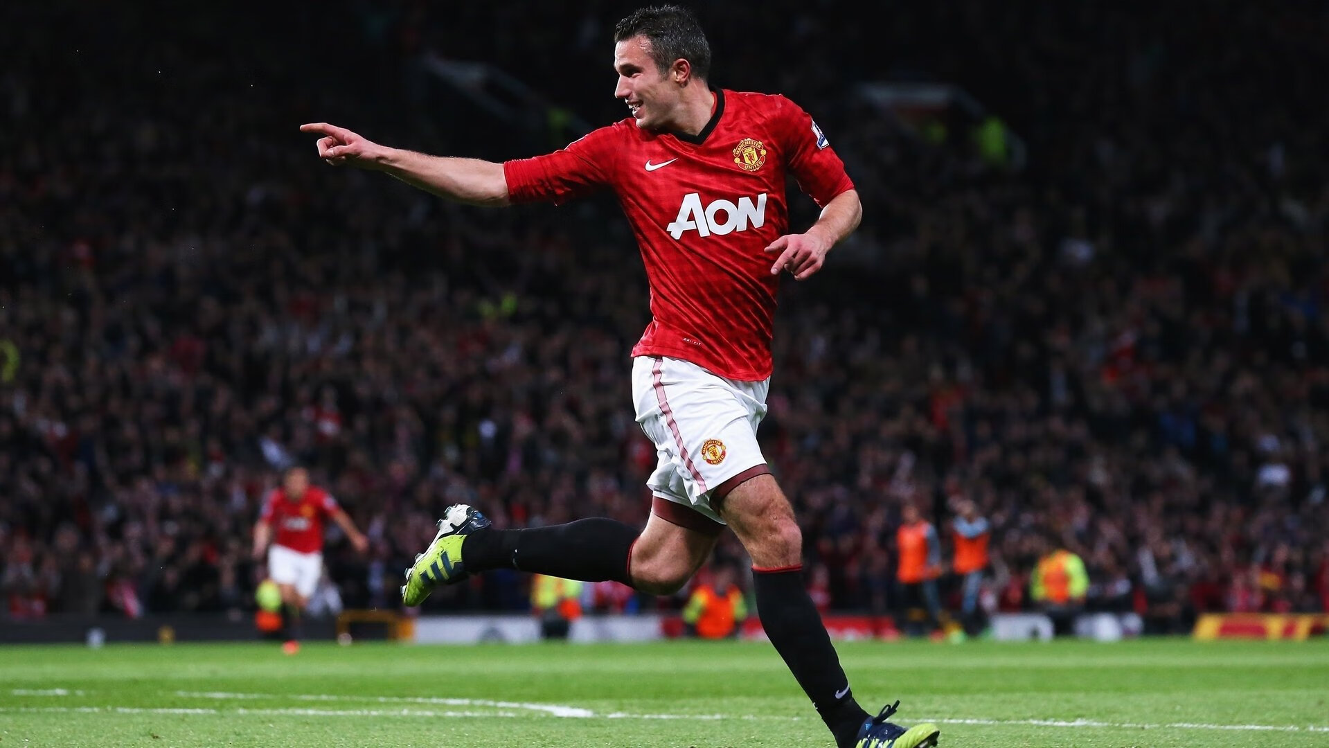 佩德里生涯之夜照亮诺坎普,利物浦血拼加拿大新星引援战